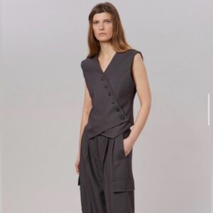 The Frankie Shop - Maesa Asymmetric Woven Vest in Charcoal